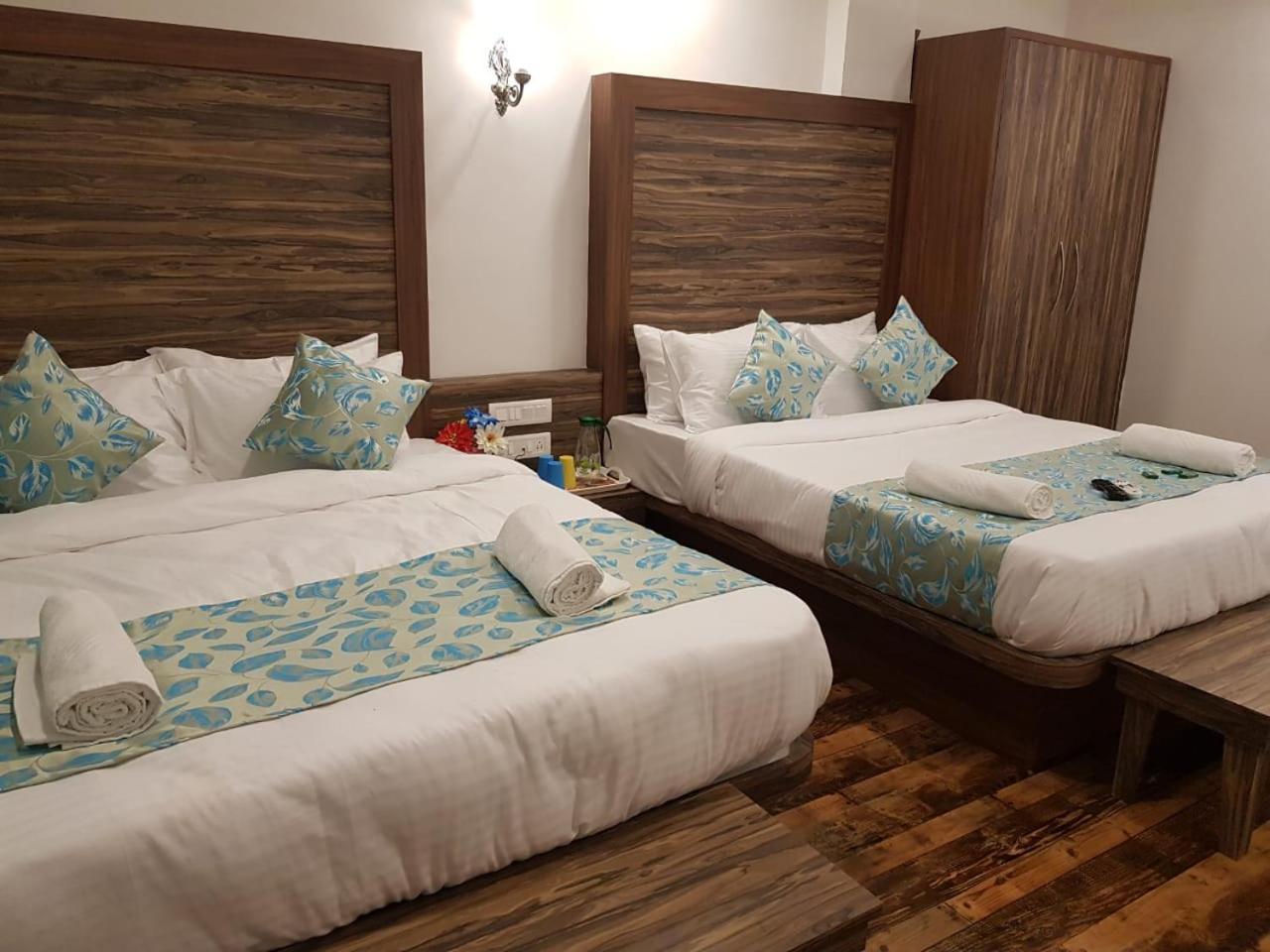 C P Cottage Resort 마하발레슈와르 외부 사진