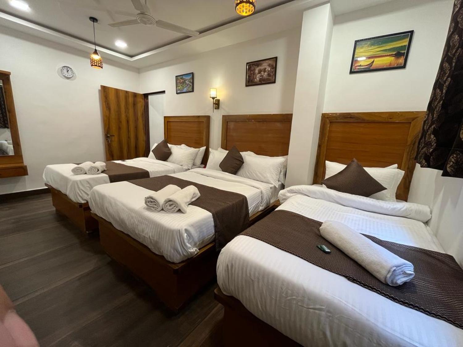 C P Cottage Resort 마하발레슈와르 외부 사진