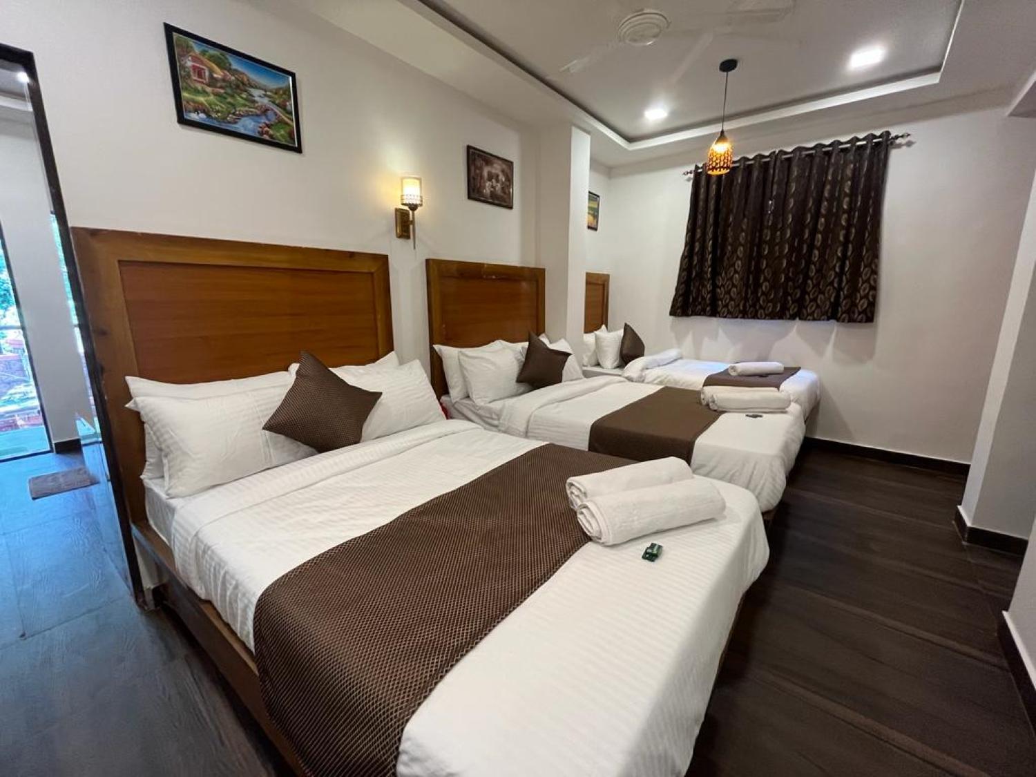 C P Cottage Resort 마하발레슈와르 외부 사진