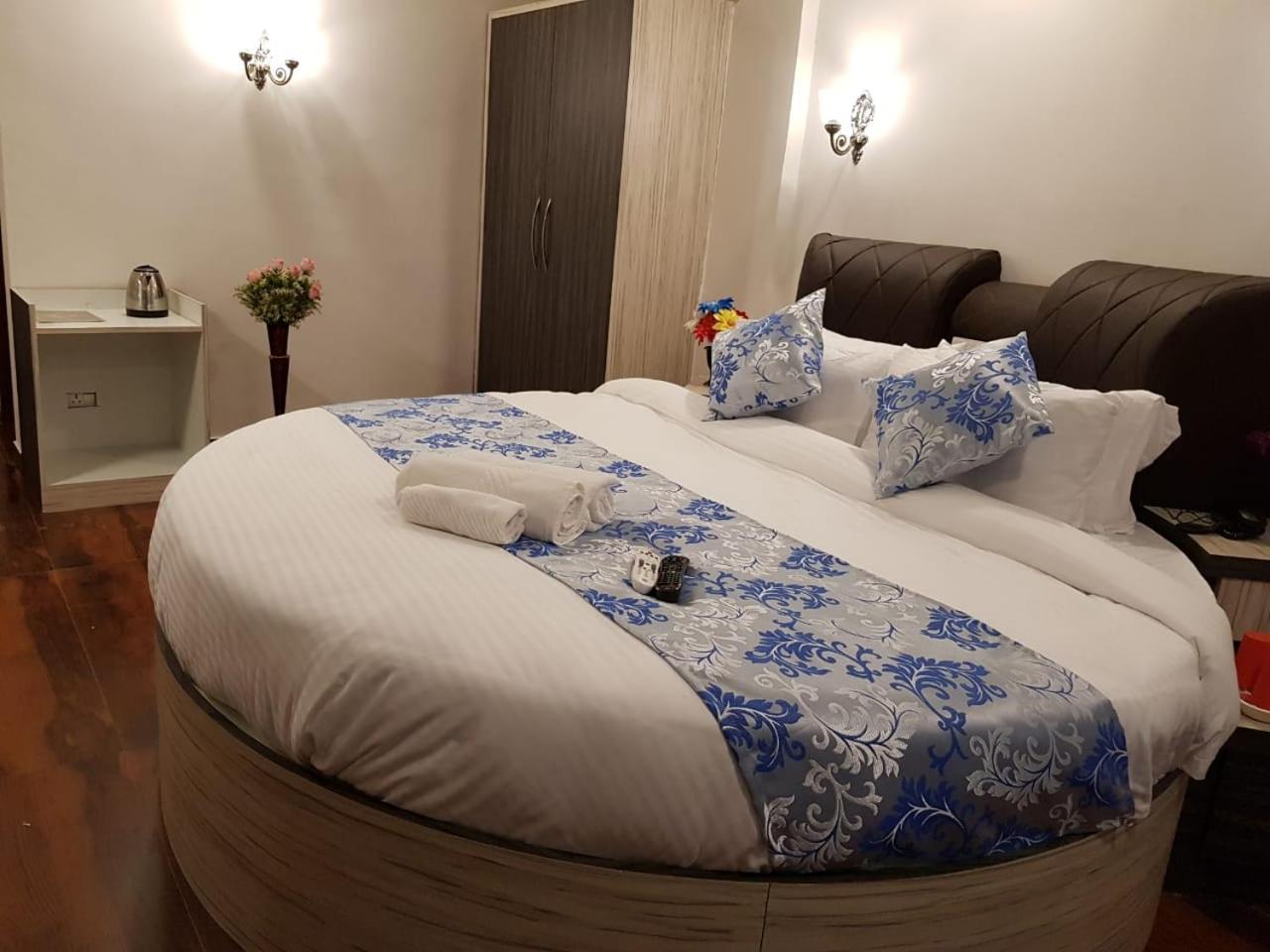 C P Cottage Resort 마하발레슈와르 외부 사진