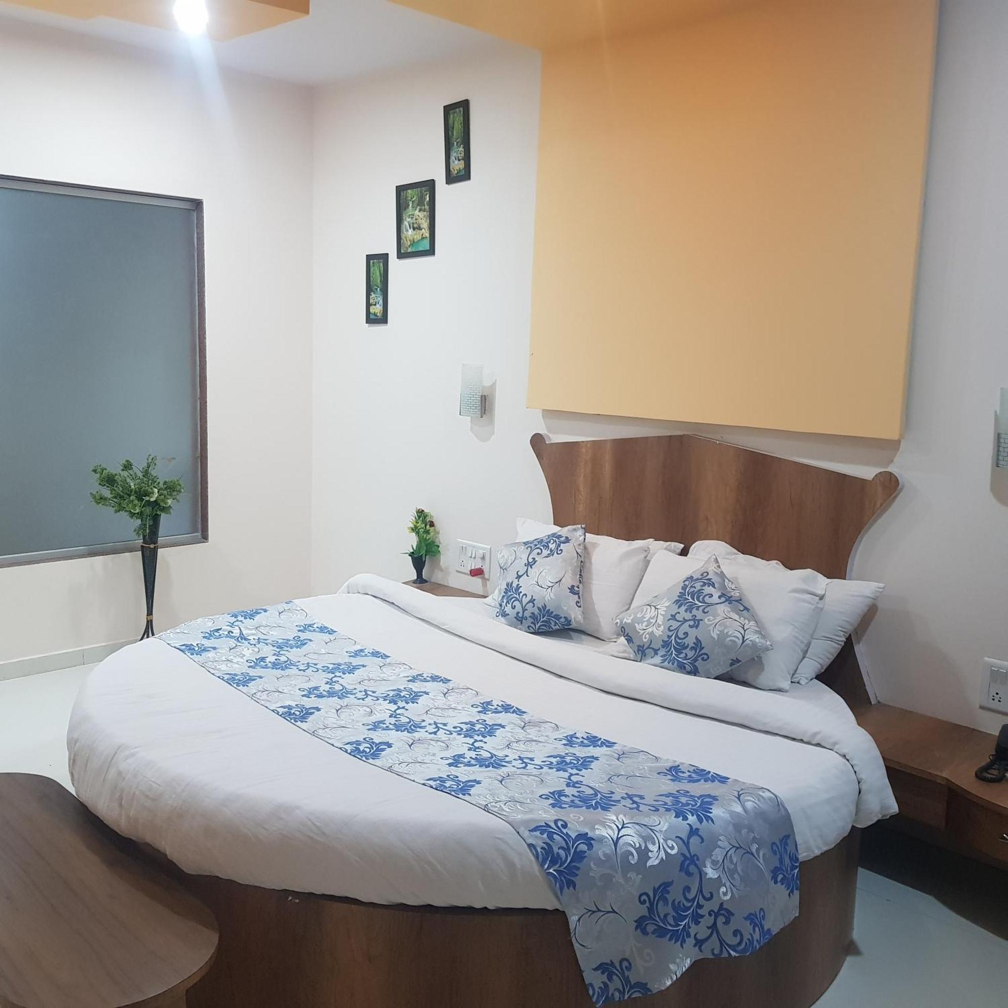 C P Cottage Resort 마하발레슈와르 외부 사진