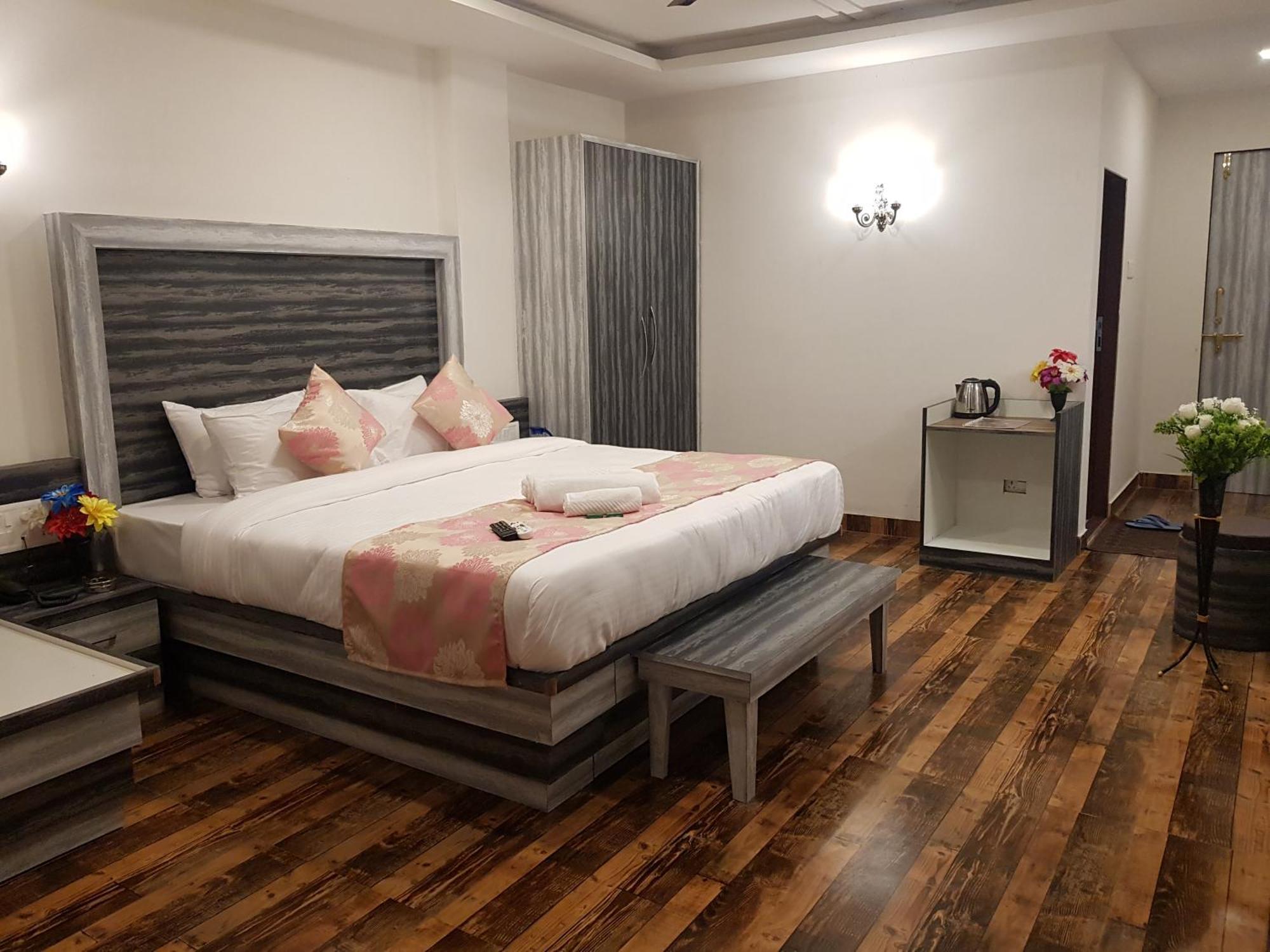C P Cottage Resort 마하발레슈와르 외부 사진