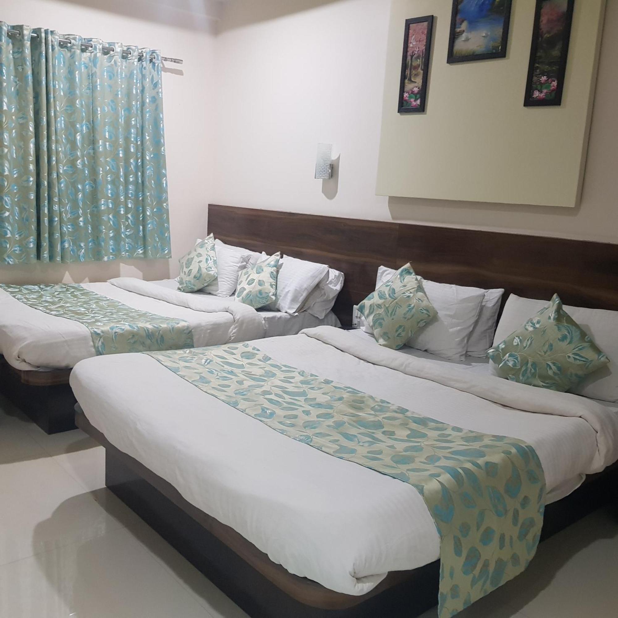 C P Cottage Resort 마하발레슈와르 외부 사진