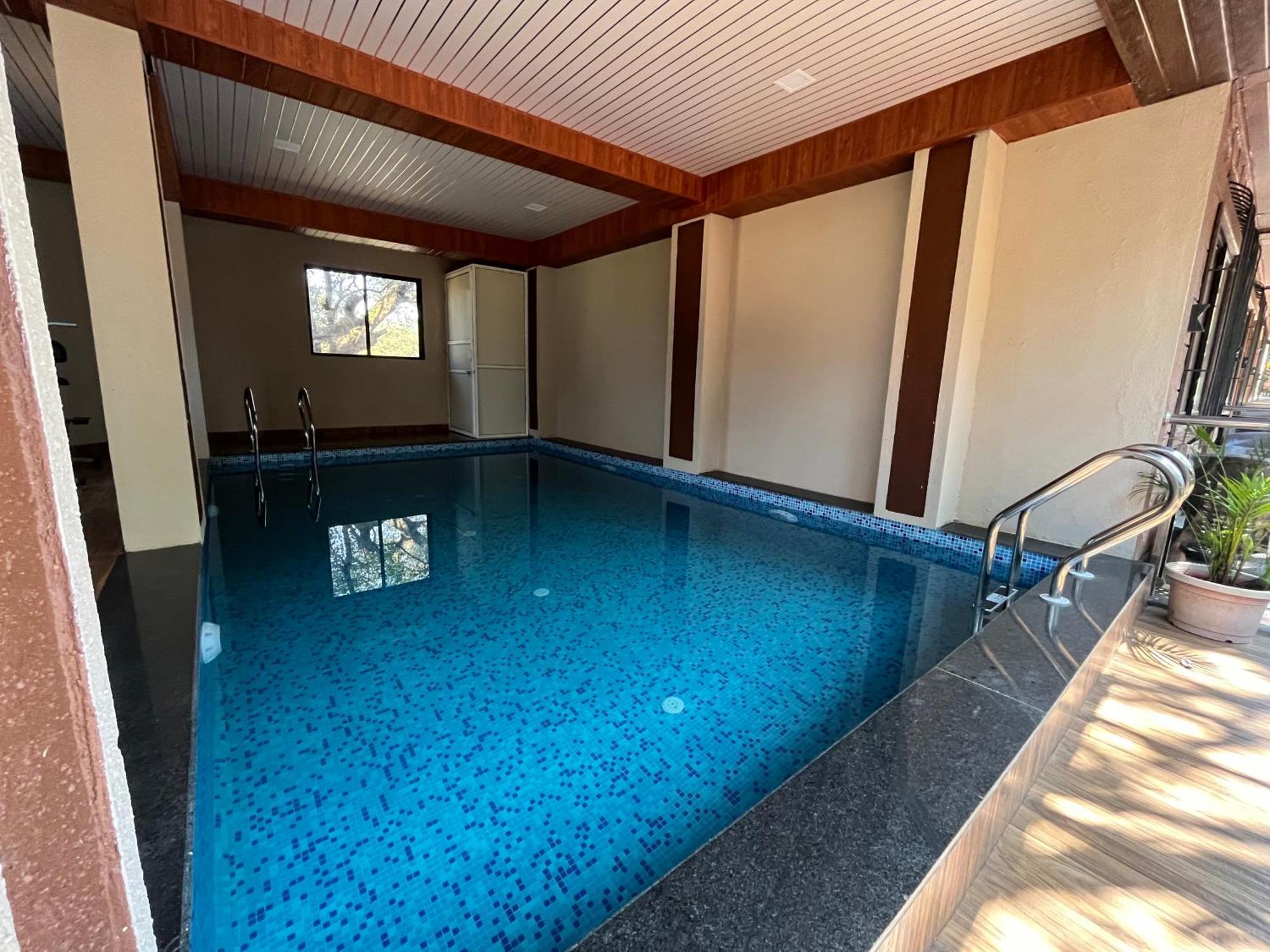 C P Cottage Resort 마하발레슈와르 외부 사진