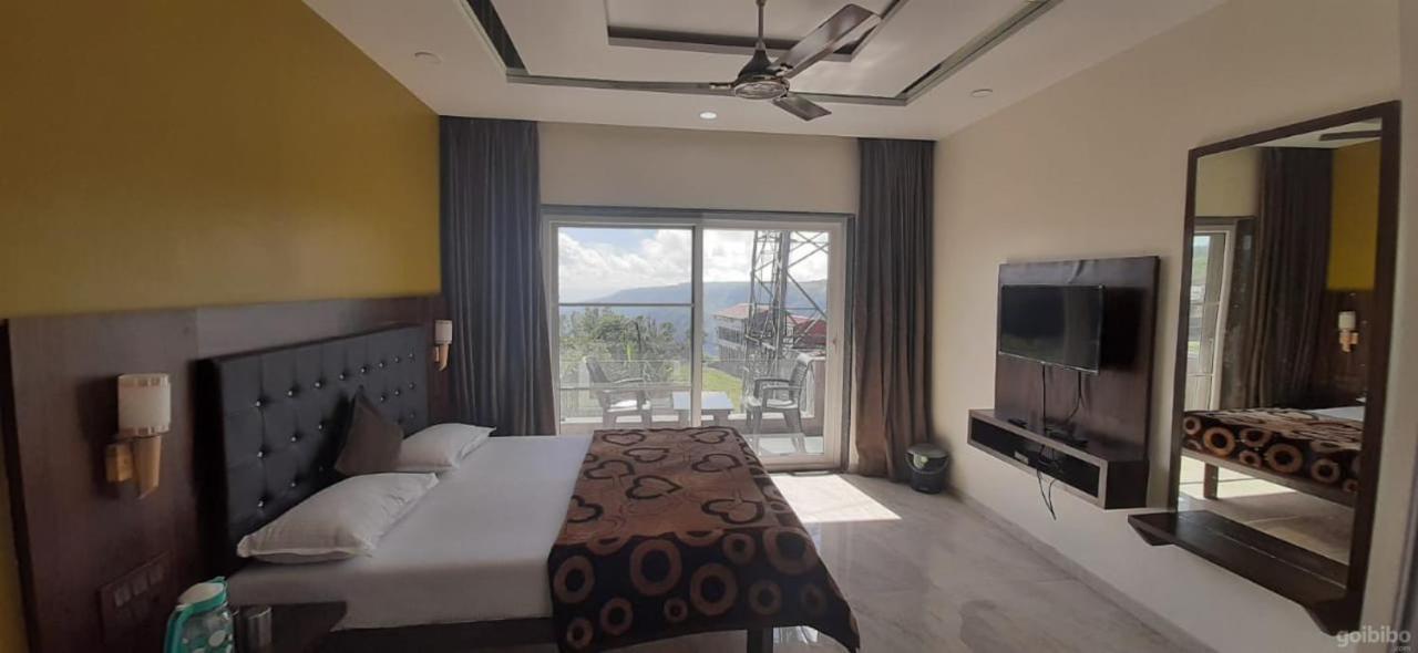 C P Cottage Resort 마하발레슈와르 외부 사진