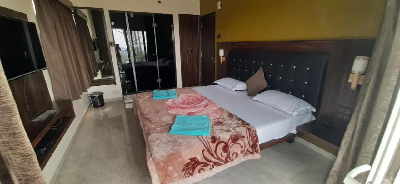 C P Cottage Resort 마하발레슈와르 외부 사진